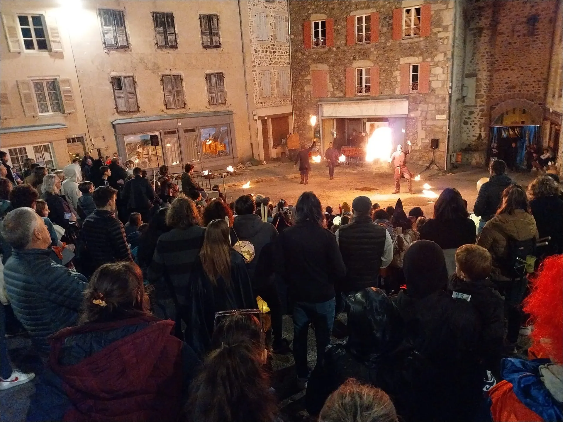 Spectacle de feu lors de la fête d’été
